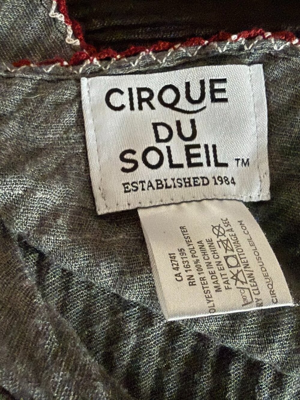 Cirque du Soleil Black & Gray Wrap